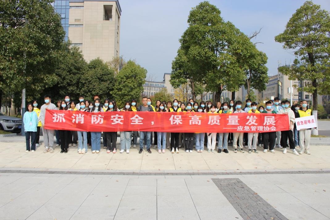 图片4.jpg 图片4.jpg
