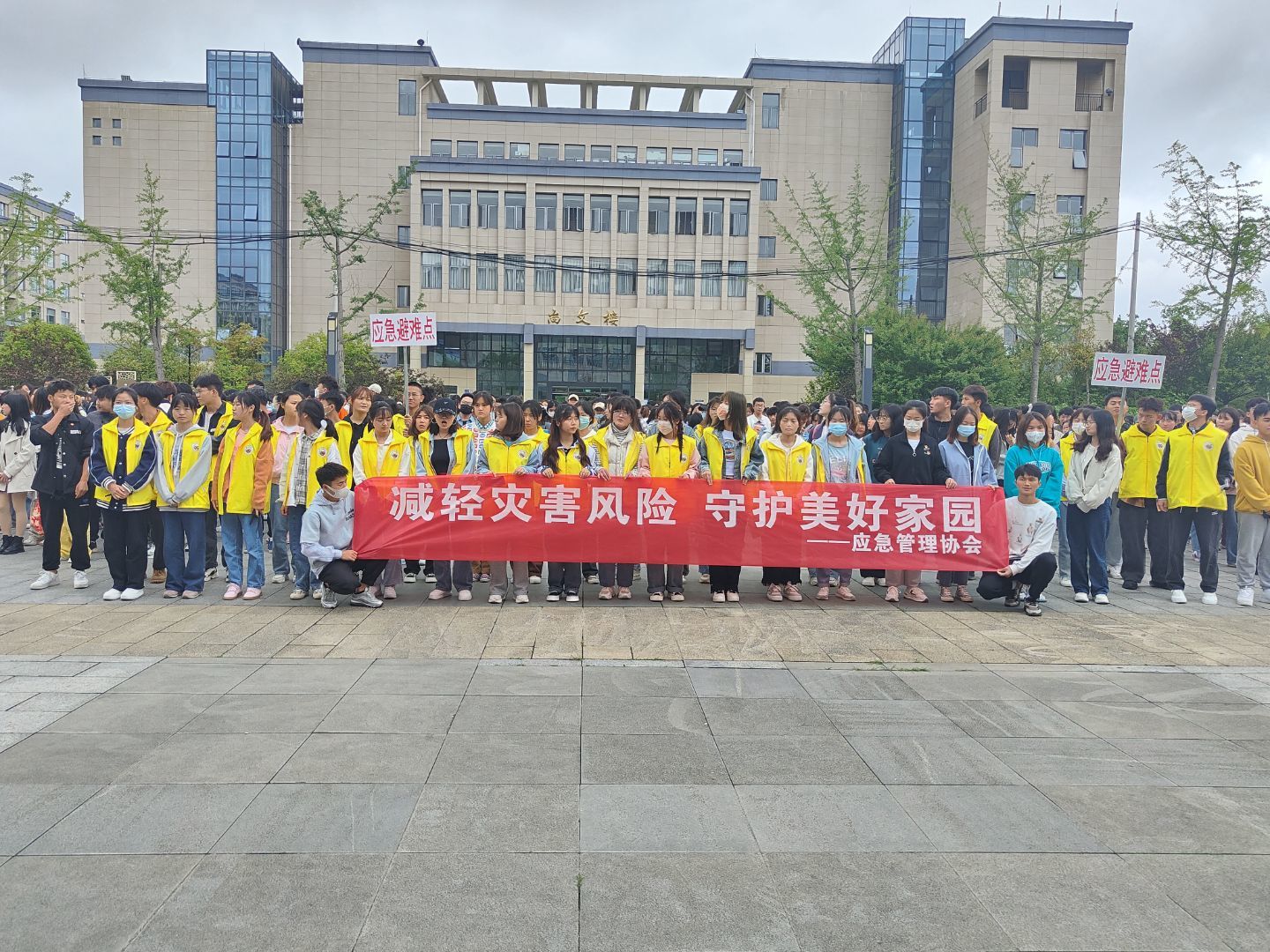 图片 1 图片 1
