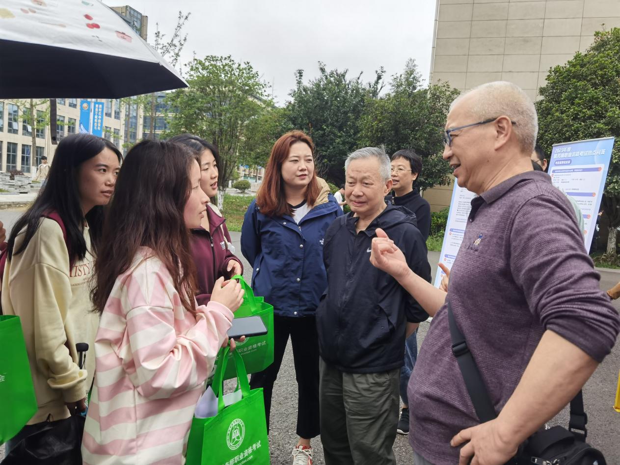 图片4.jpg 图片4.jpg