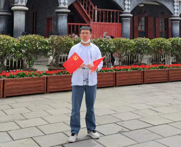 向显奇.png 向显奇.png