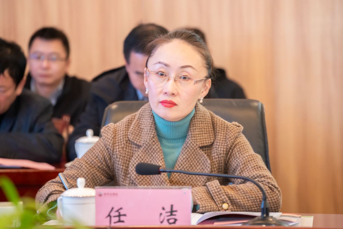 任洁.jpg 任洁.jpg