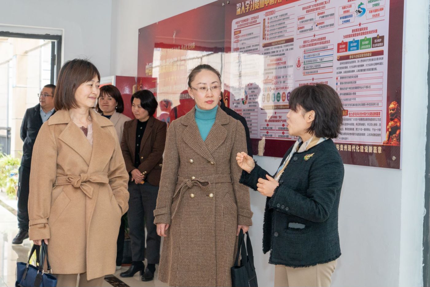 走访管理学院2.jpg 走访管理学院2.jpg