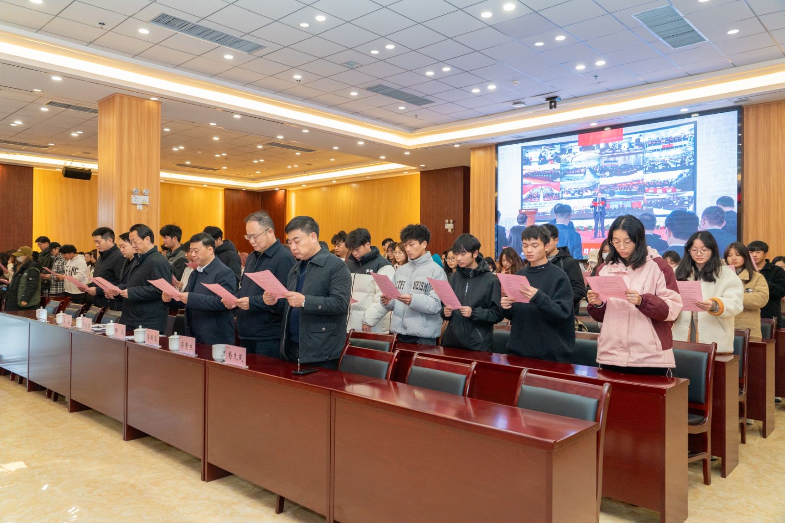 跟读.jpg 跟读.jpg