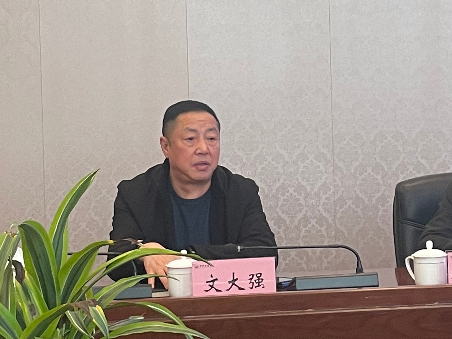 文校照片.jpg 文校照片.jpg